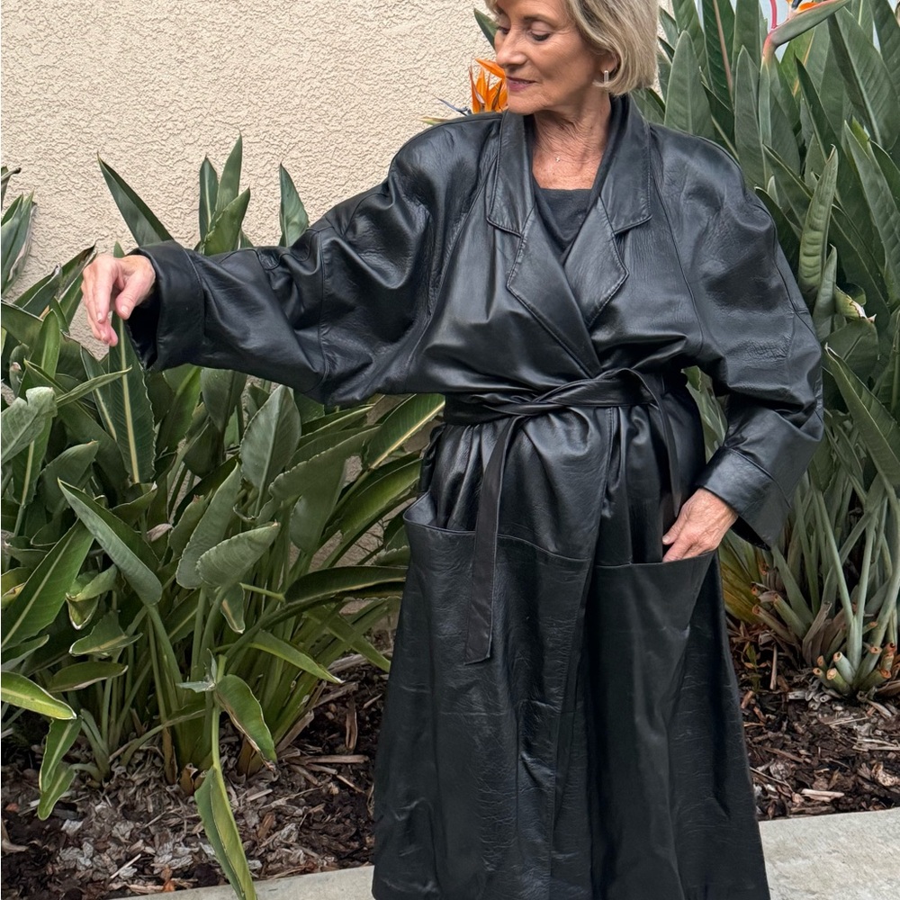 “Vintage 80s Matrix Women’s Leather Trench- Batwing Sleeves” - Picture 7 of 11